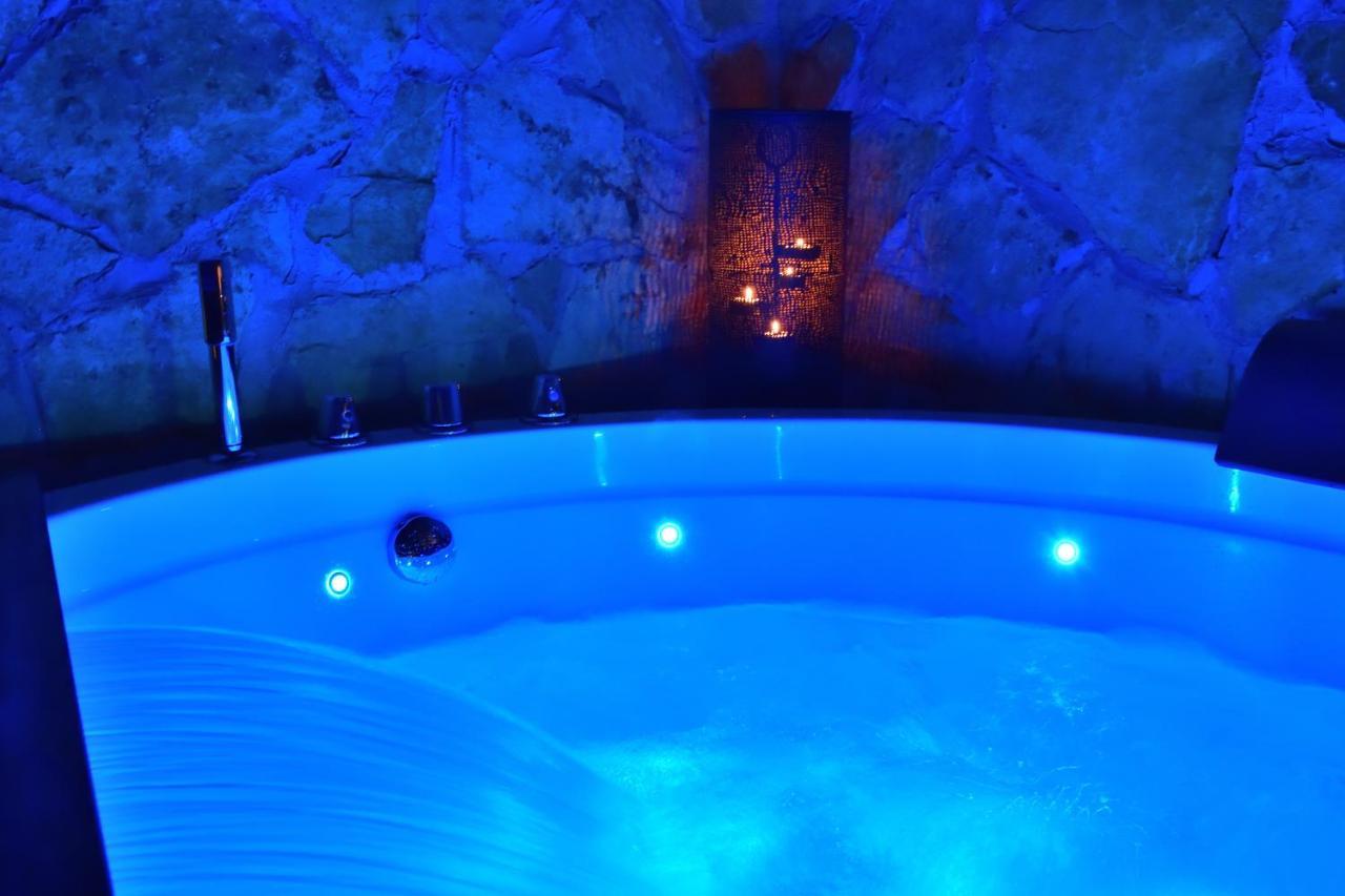 Spa Room Sicilia - Intera Casa Con Spa Privata Jacuzzi Sauna Bagno Di Vapore Ad Uso Illimitato Rosolini Eksteriør bilde