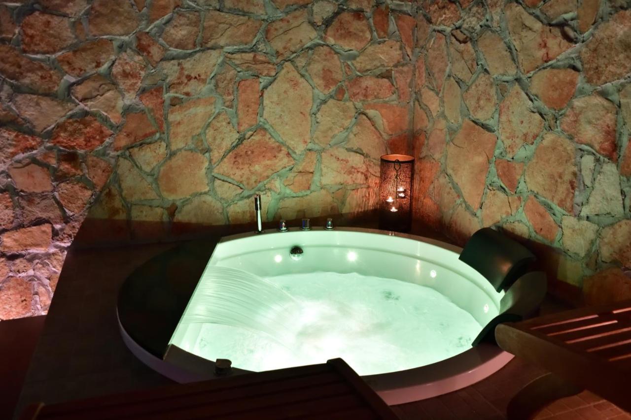 Spa Room Sicilia - Intera Casa Con Spa Privata Jacuzzi Sauna Bagno Di Vapore Ad Uso Illimitato Rosolini Eksteriør bilde