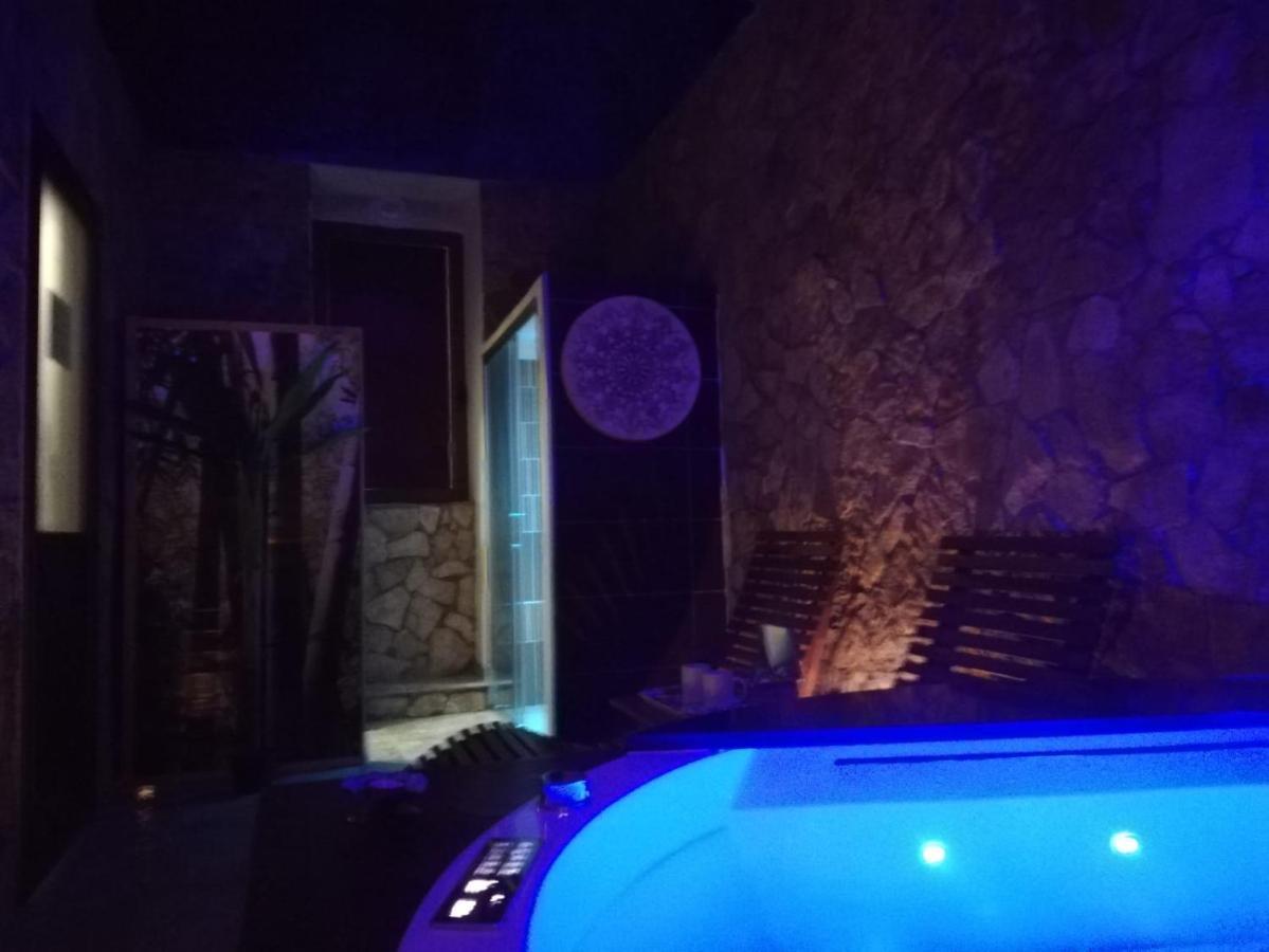 Spa Room Sicilia - Intera Casa Con Spa Privata Jacuzzi Sauna Bagno Di Vapore Ad Uso Illimitato Rosolini Eksteriør bilde