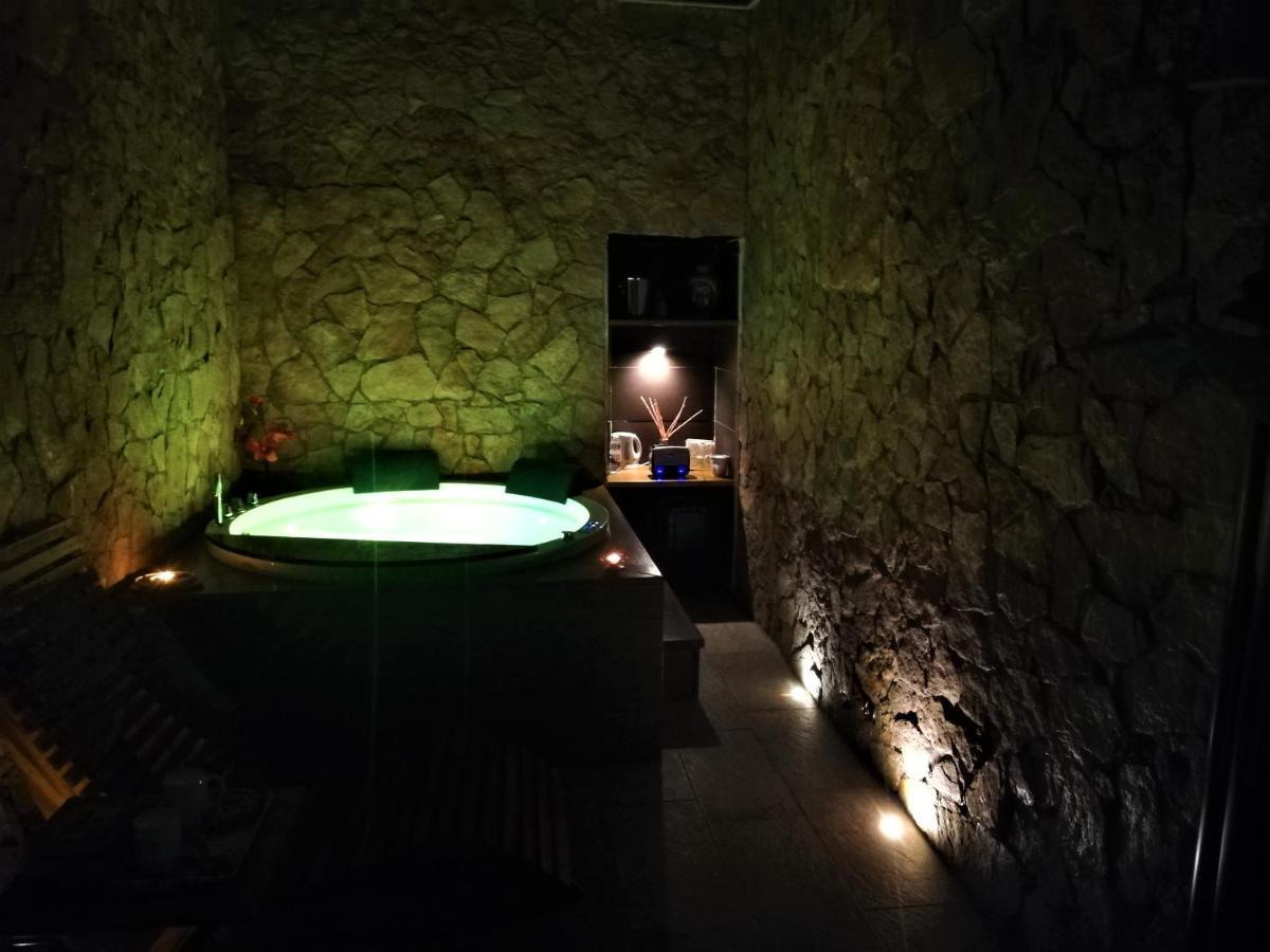 Spa Room Sicilia - Intera Casa Con Spa Privata Jacuzzi Sauna Bagno Di Vapore Ad Uso Illimitato Rosolini Eksteriør bilde