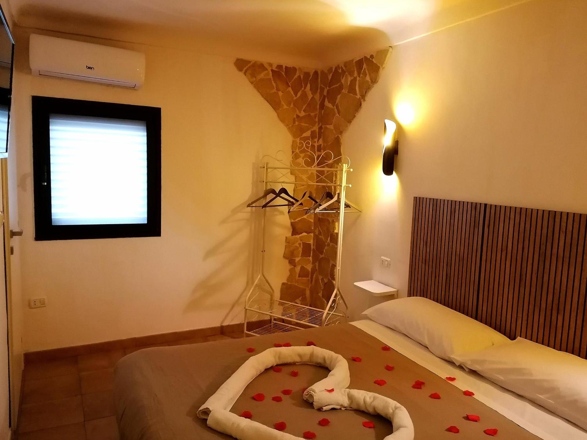 Spa Room Sicilia - Intera Casa Con Spa Privata Jacuzzi Sauna Bagno Di Vapore Ad Uso Illimitato Rosolini Eksteriør bilde